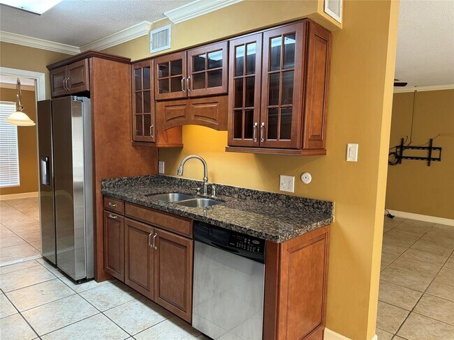 Foto del edificio - 6826 Marshall Pl Dr