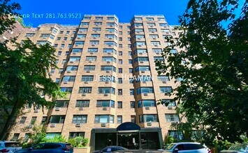 Building Photo - 219 E 69th St