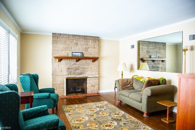 Building Photo - 4 br, 2 bath House - 400 S Can Dota Ave