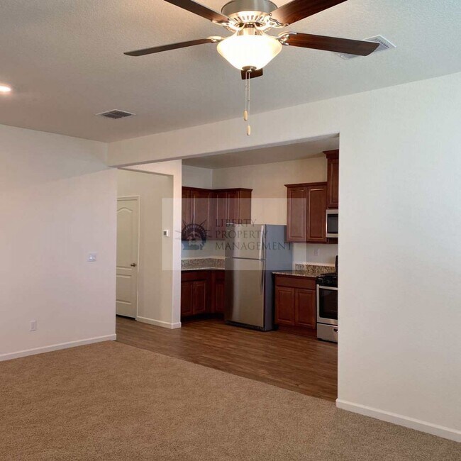 Building Photo - 712 Tillman Dr