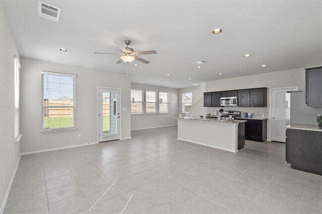 Foto del edificio - Newer Build in Hymeadow
