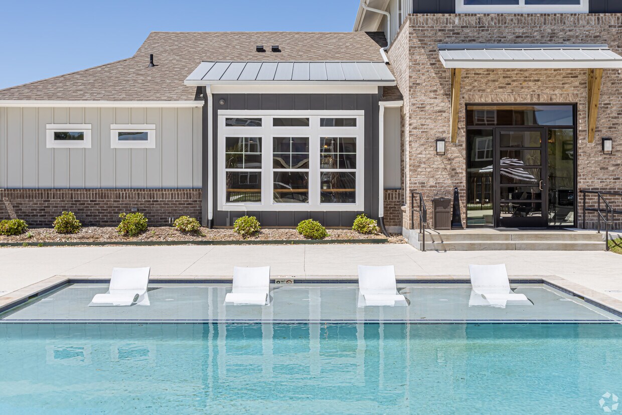 The Palms at Sunset Lakes Apartment Homes Apartments in Zachary, LA