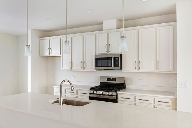 Building Photo - 857 Finley Dr