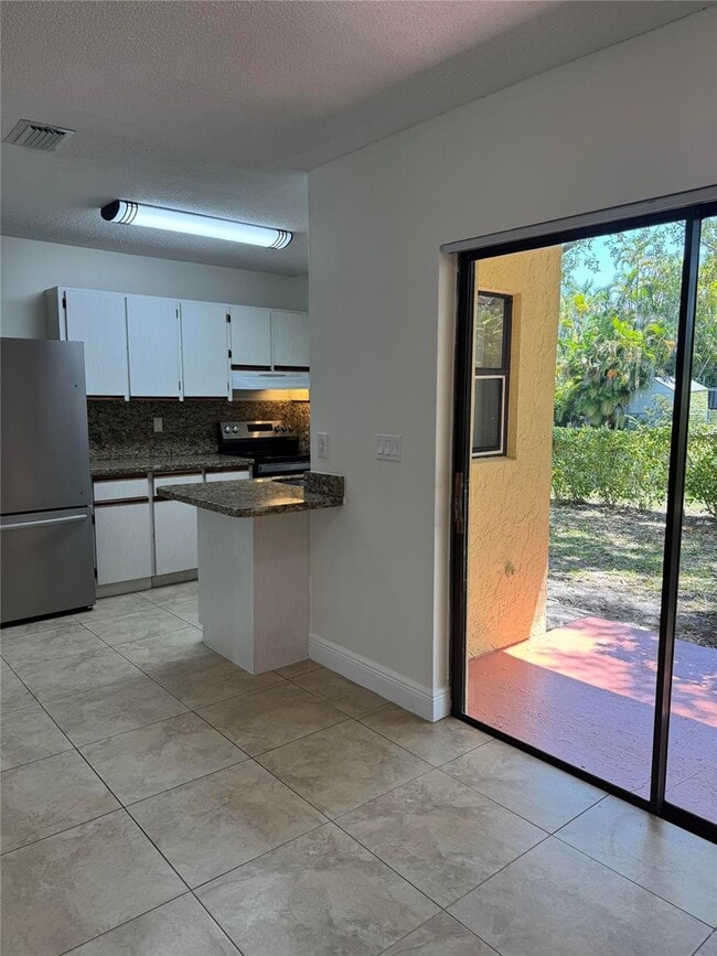 Foto del edificio - 11400 NW 45th St