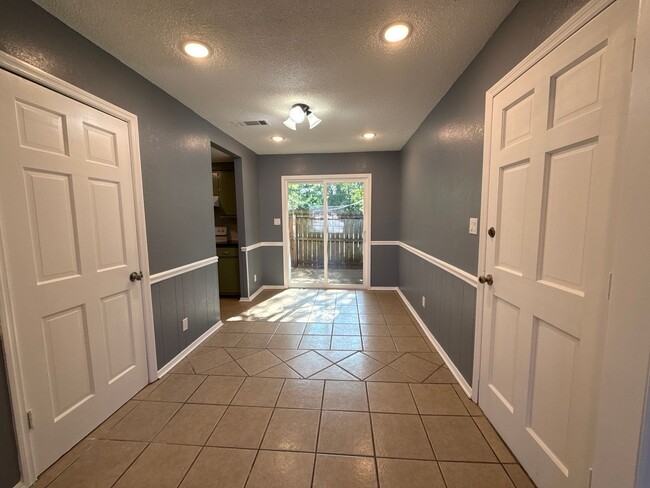 Building Photo - SOUTH 17TH DUPLEX