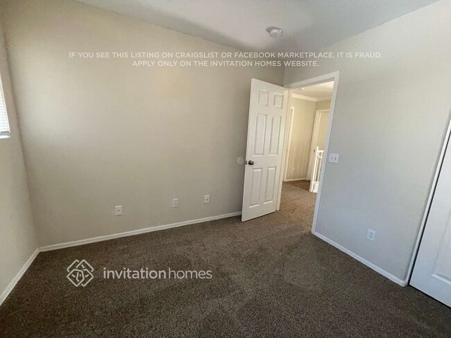 Foto del edificio - 8231 W Carol Ave