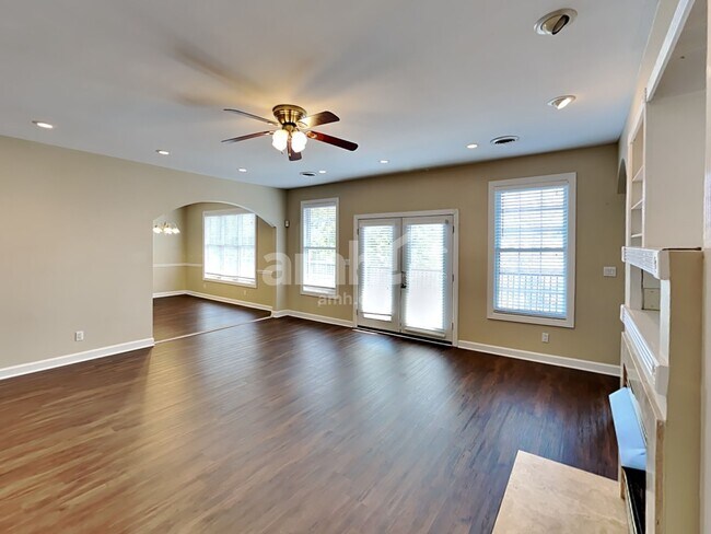 Building Photo - 113 Masters Way
