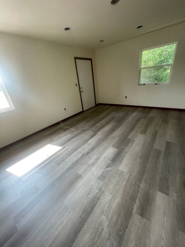 Foto del edificio - 806 8th Ave NW