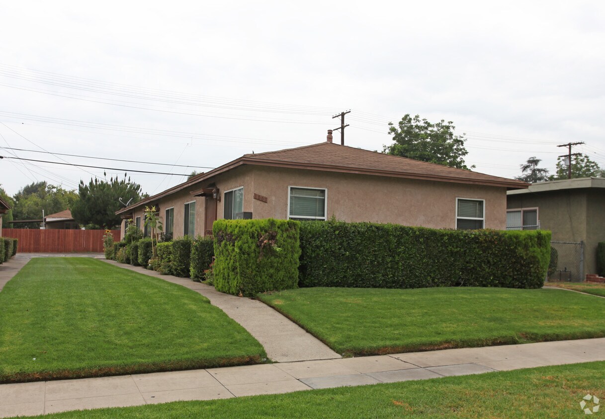 Building Photo - 1503-1507 N Hollywood Way