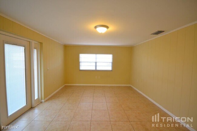 Foto del edificio - 1010 Rochelle Ln