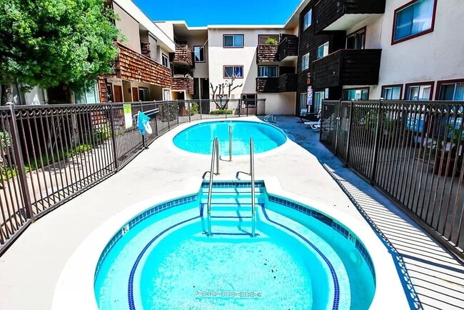 Building Photo - "Chic 1-Bed Oasis with Central Vacuum & Ha...