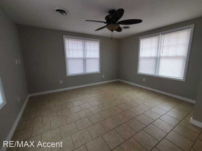 Foto del edificio - 3 br, 1.5 bath House - 2261 Mason Drive