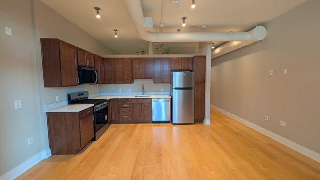 Building Photo - 811 4th St NW