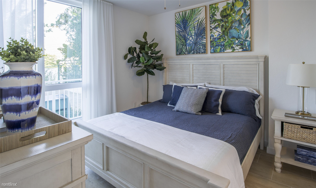 Building Photo - 3 br, 2 bath  - 5307 NW 7th St STUNNING  UNIT