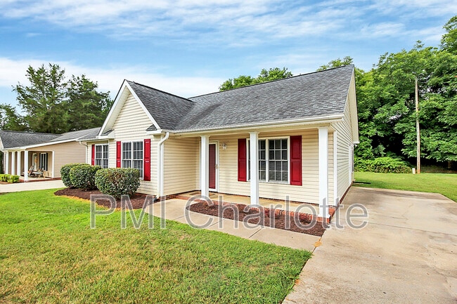 Building Photo - 2510 S Ridge Ave