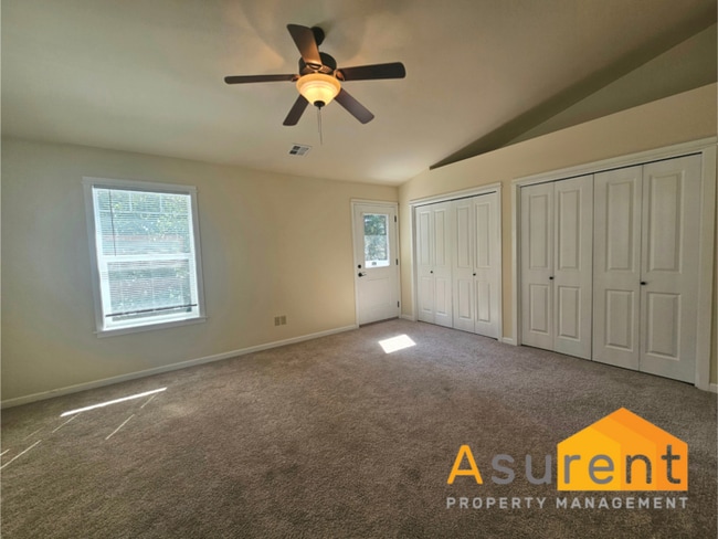 Building Photo - Adorable Jacksonville Duplex Available Soon!
