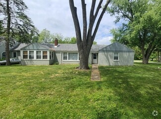 Building Photo - 16002 Spaulding Ave