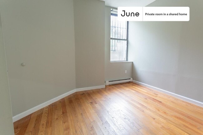 Building Photo - Room in Shared 4 bed/1.5 bath home