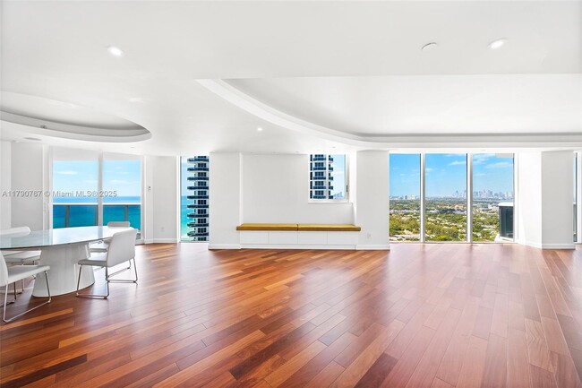 Foto del edificio - 4779 Collins Ave