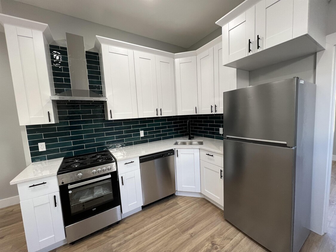 Foto principal - 1076 Summit Ave
