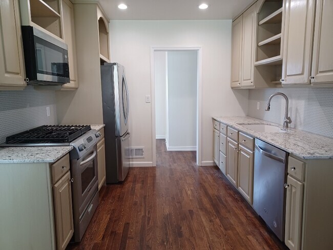 Kitchen - 149 E 700 S
