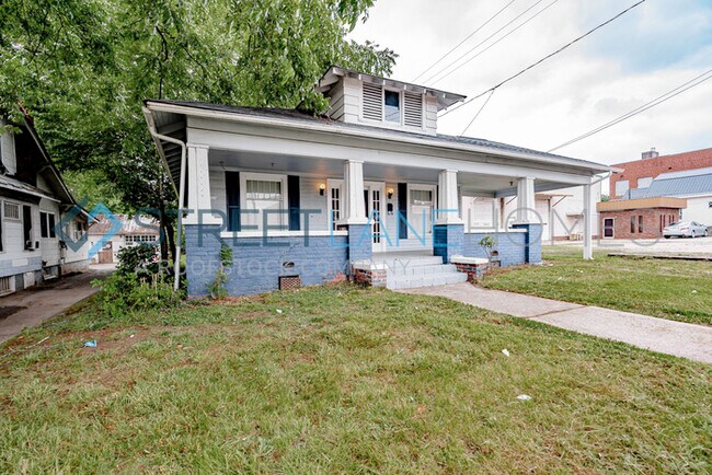 Building Photo - Charming 2 Bedroom in Salisbury!