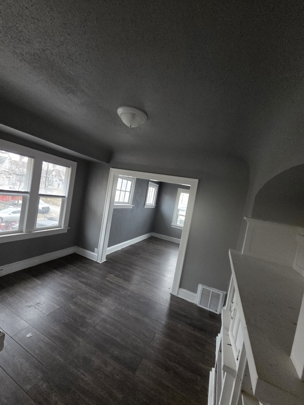 Foto del edificio - 2422 W Concordia Ave