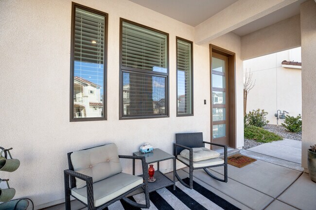 Building Photo - 761 W Scarlet Hill Dr