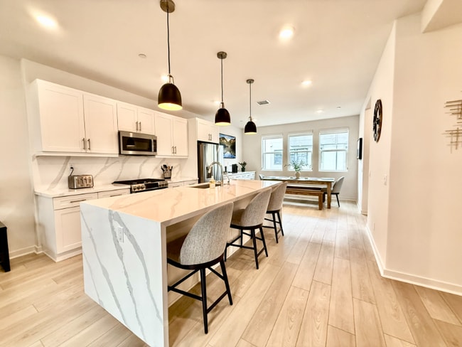 Building Photo - 806 S Grable Cir