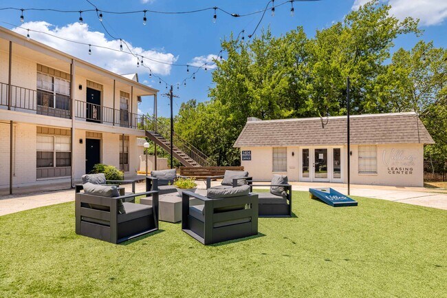 Building Photo - Villas at 1404