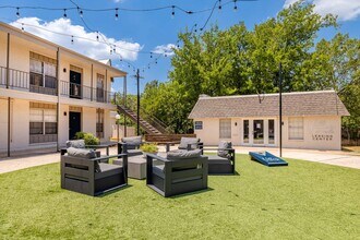 Building Photo - Villas at 1404