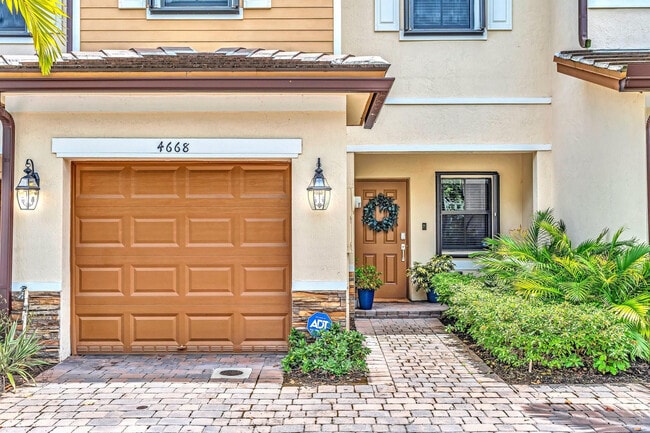 Foto del edificio - 4668 Banker Terrace