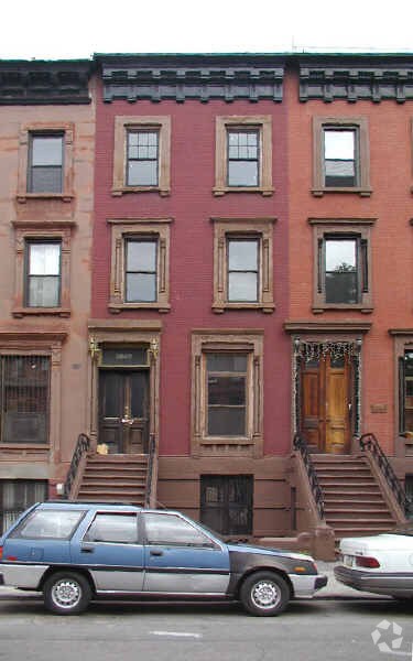 Primary Photo - 2007 Fifth Ave