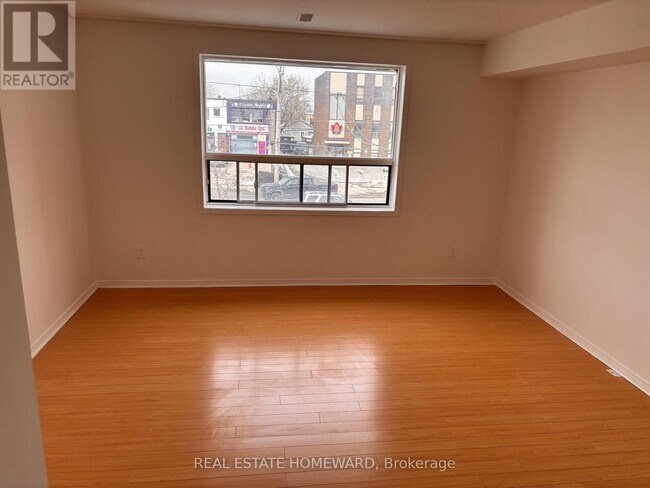 Photo du bâtiment - 879A Wilson Ave