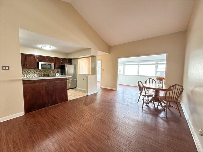 Foto del edificio - 2574 Marilee Ln