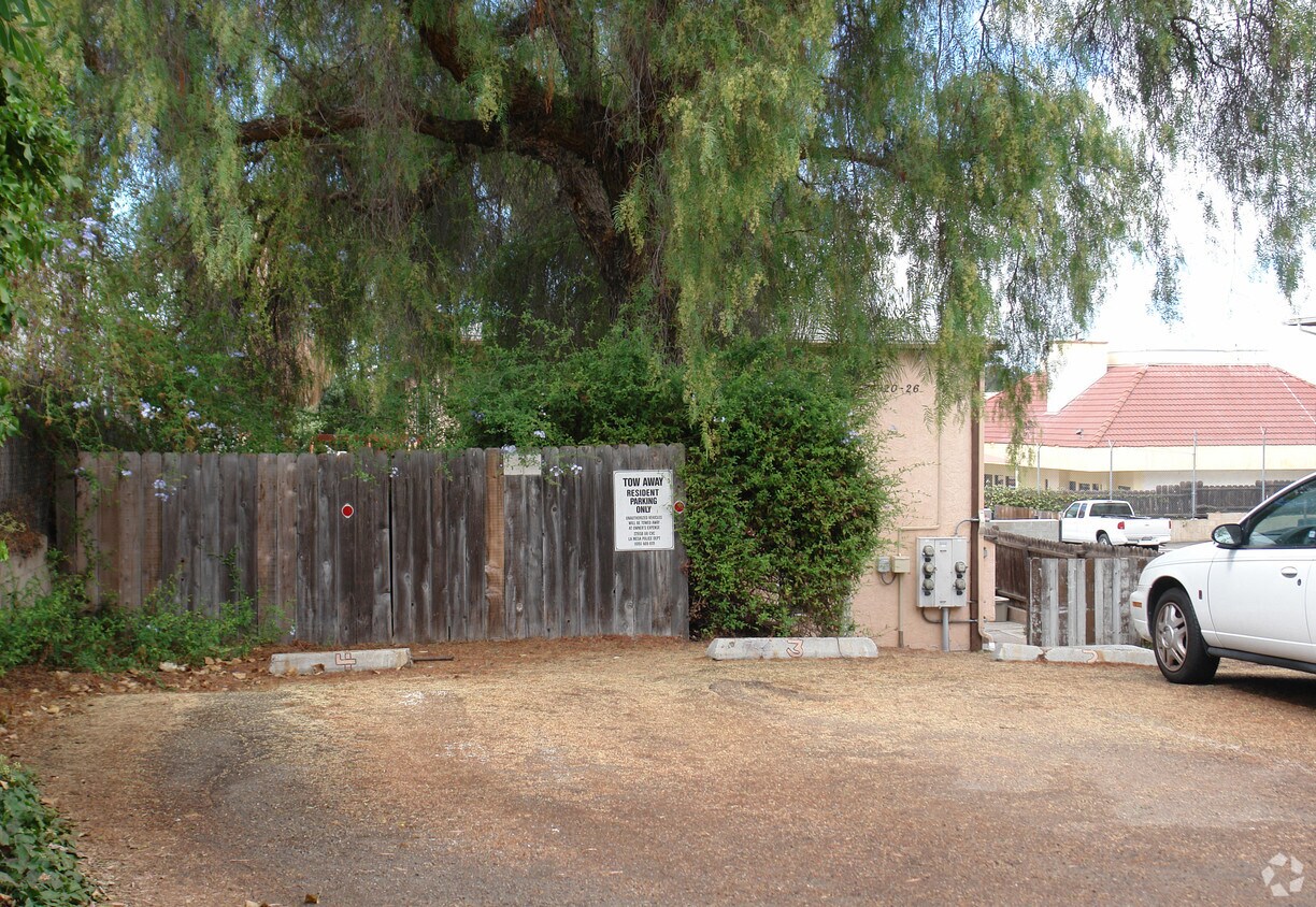 Building Photo - 4920 Comanche Dr