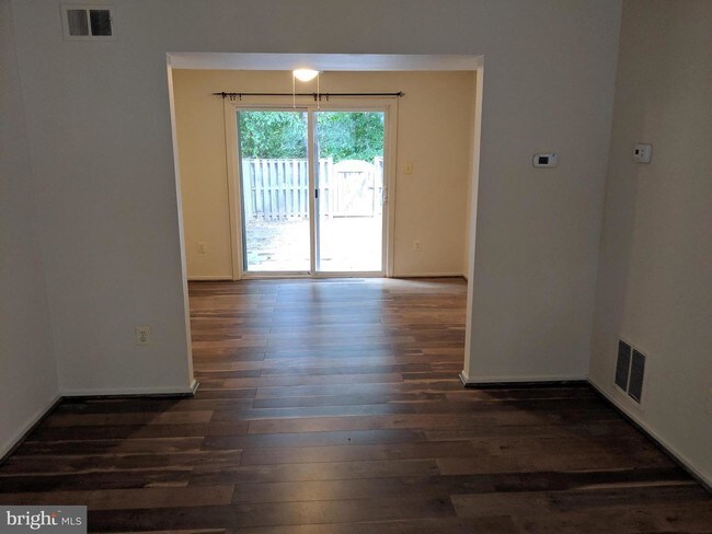 Foto del edificio - 7760 Matisse Way