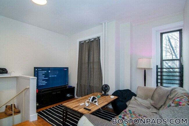 Foto del edificio - 448 Park Dr