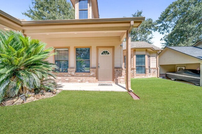 Foto del edificio - Live just steps from Lake Conroe in this beautifully maintained 3-bedroom, 2-bath home located in...