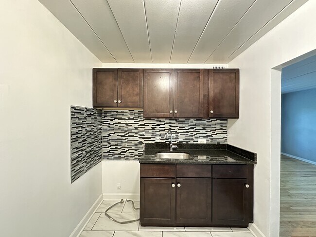 Foto del edificio - 1360 W Touhy Ave