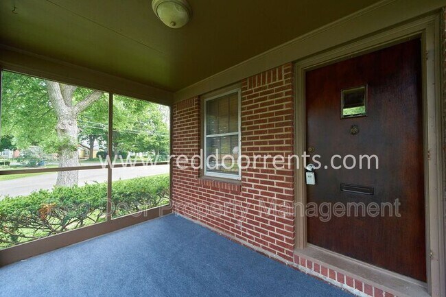 Building Photo - 2025 E 61st St