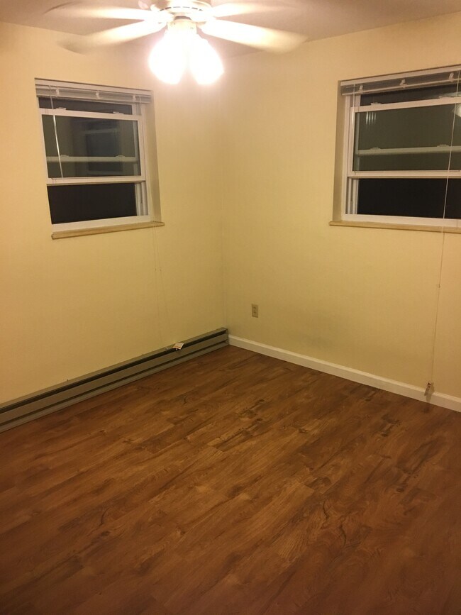 Building Photo - 2039 Perryville Rd