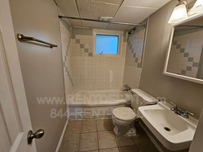 Foto del edificio - 2619 S St James Blvd