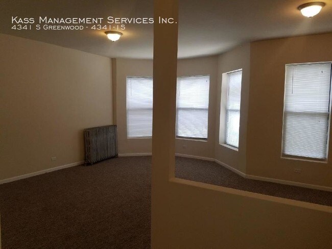 Foto del edificio - 4341 S Greenwood Ave