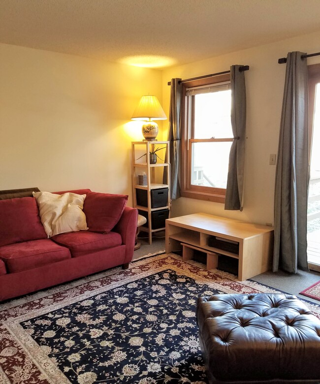 Living room 1/3 (floor has been upgraded to wood) - 21 Progress Ave