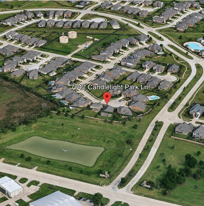 Building Photo - 7742 Candlelight Park Ln