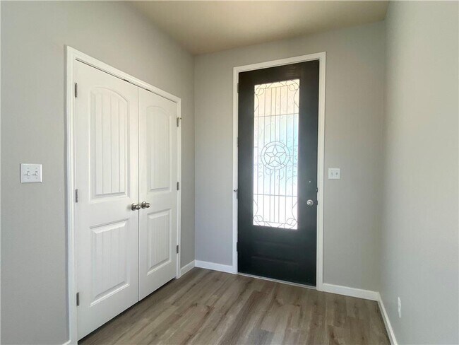 Foto del edificio - 7320 Sunset Heights Cir