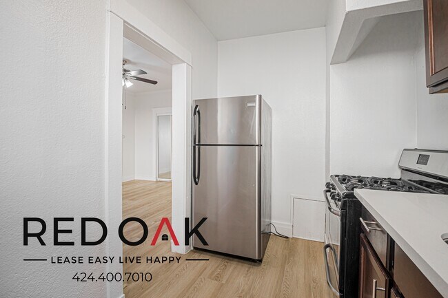 Foto del edificio - 4348 Lockwood Ave