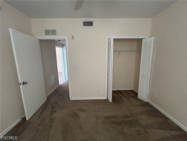 Foto del edificio - 8313 Bernwood Cove Loop