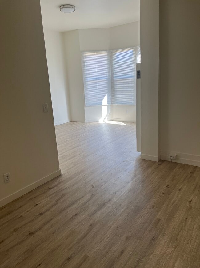 Foto del edificio - 317 N L St